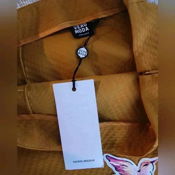 NWT skirt with birds - Picture 2 of 9